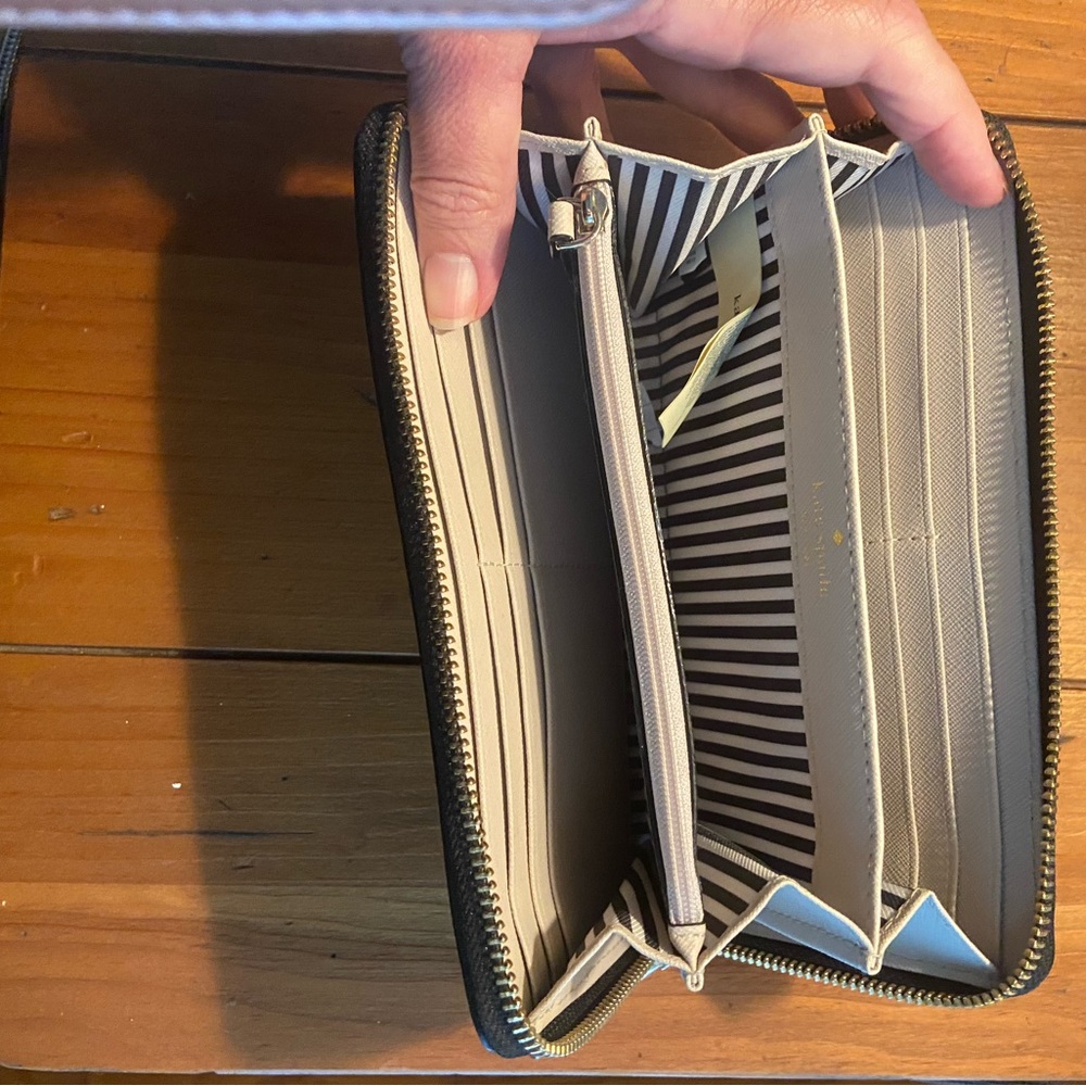 Kate Spade safiano leather long wallet with Striped Lining black and cream - Picture 3 of 13